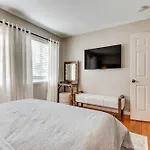 Centrally Located Burbank Duplex Near Hollywood!